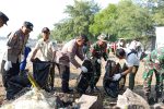 Peringati Hari Lingkungan Hidup Sedunia 2025, Forkopimcam Balongan Dan Dinas Lingkungan Hidup Gelar Aksi Bersih Pantai.