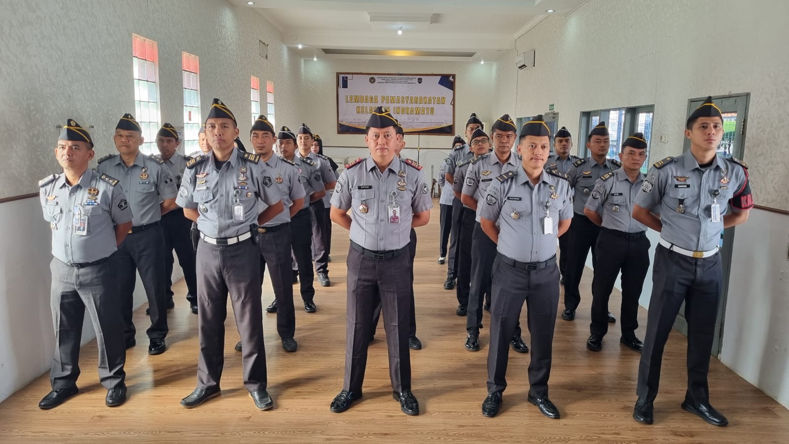 Usai Apel Pagi Bersama Kemenko Kumham Imipas, Kalapas Indramayu : Peningkatan Layanan Publik Komitmen Kami Usai Apel Pagi Bersama Kemenko Kumham Imipas, Kalapas Indramayu : Peningkatan Layanan Publik Komitmen Kami