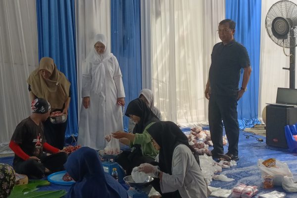 Idul Adha Penuh Berkah, Herman Kaeron Salurkan Puluhan Hewan Kurban di Indramayu dan Cirebon