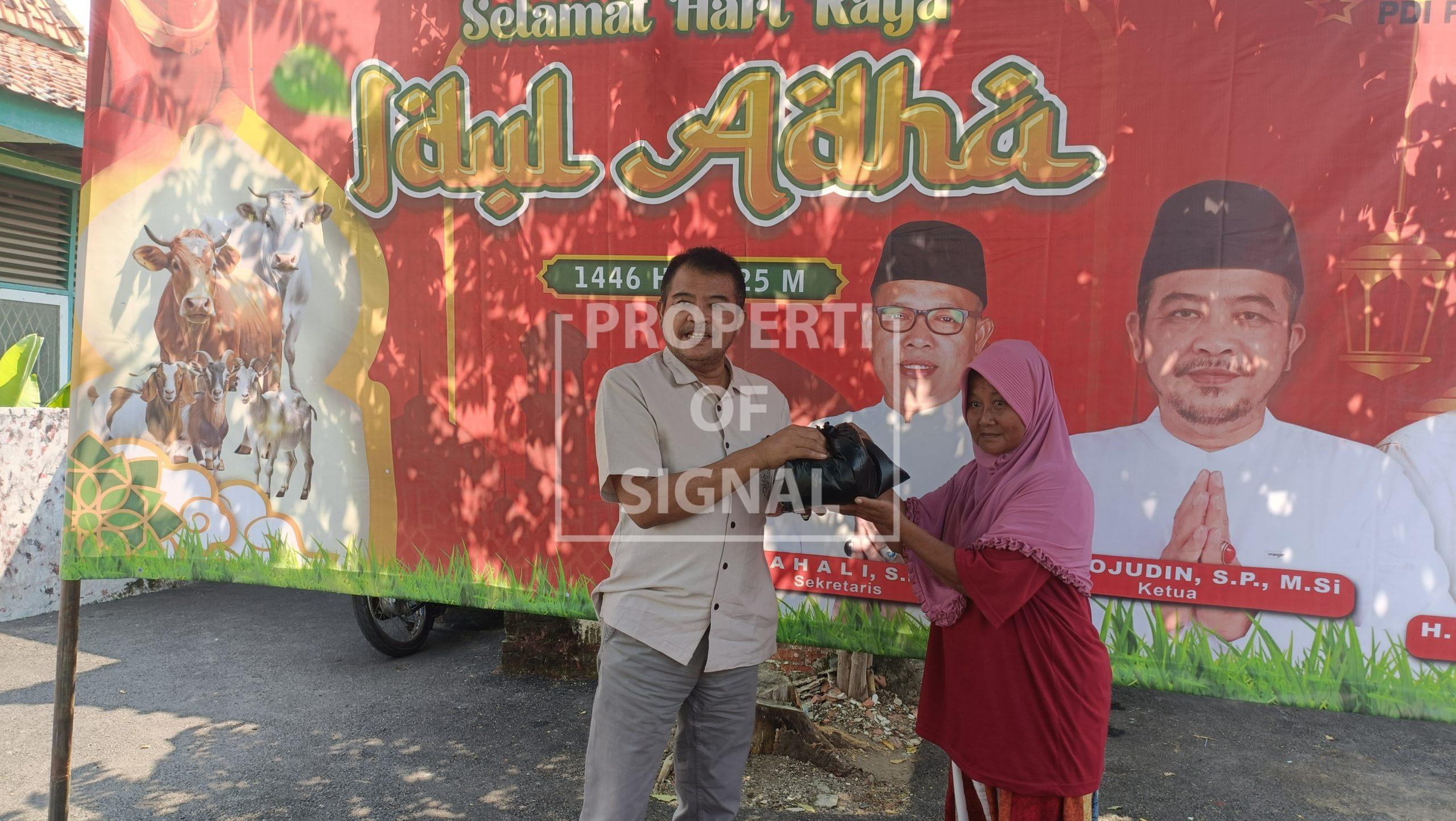 Wujud Gotong Royong Kader PDI Perjuangan di Idul Adha 1446 H, Puluhan Hewan Kurban Disalurkan ke Masyarakat Wujud Gotong Royong Kader PDI Perjuangan di Idul Adha 1446 H, Puluhan Hewan Kurban Disalurkan ke Masyarakat