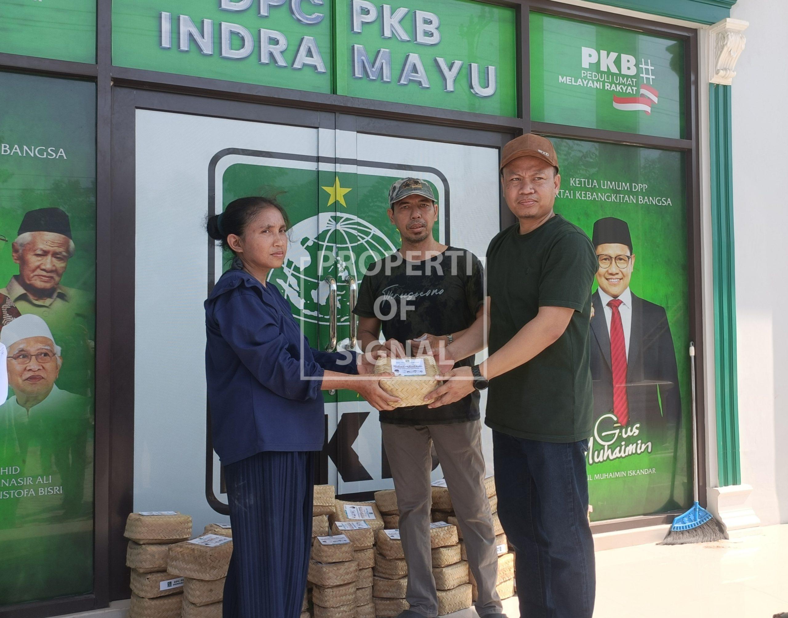 DPC PKB Indramayu Bagikan Ratusan Paket Daging Kurban, Komitmen Tebar Manfaat di Momen Idul Adha 1446 H DPC PKB Indramayu Bagikan Ratusan Paket Daging Kurban, Komitmen Tebar Manfaat di Momen Idul Adha 1446 H