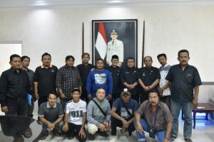Wujudkan Pertanian Berkelanjutan, Wabup Indramayu Respons Curhatan Petani Kroya