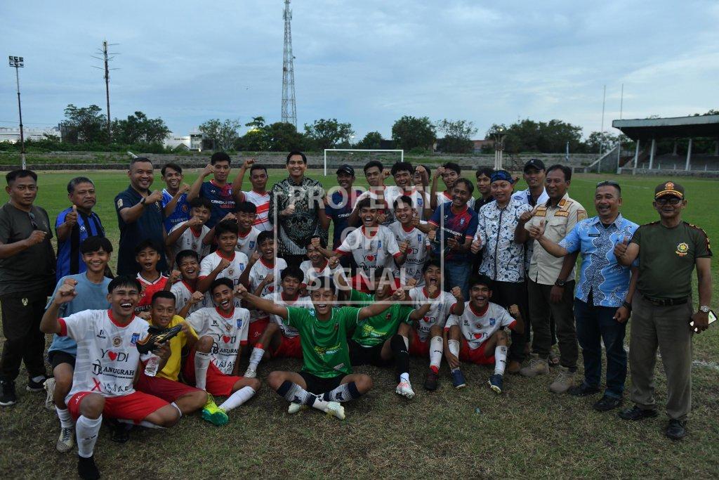 Lucky Hakim Buka Turnamen Sepak Bola Bupati Cup 2025, Perebutkan Hadiah Puluhan Juta Rupiah Lucky Hakim Buka Turnamen Sepak Bola Bupati Cup 2025, Perebutkan Hadiah Puluhan Juta Rupiah