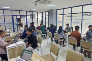Polindra Laksanakan Verifikasi Data Akademik dan Ekonomi bagi Calon Mahasiswa Baru Jalur SNBT-UTBK Polindra Laksanakan Verifikasi Data Akademik dan Ekonomi bagi Calon Mahasiswa Baru Jalur SNBT-UTBK
