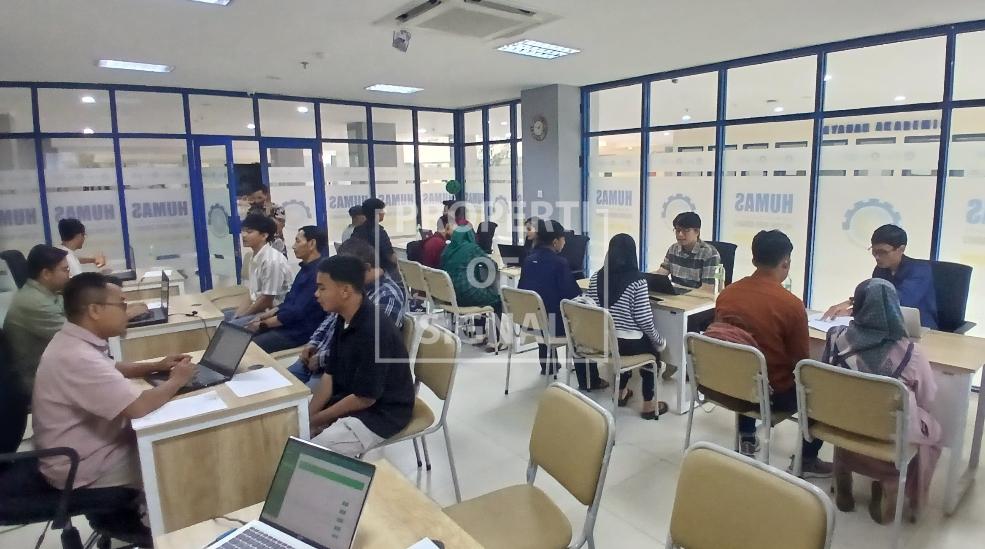 Polindra Laksanakan Verifikasi Data Akademik dan Ekonomi bagi Calon Mahasiswa Baru Jalur SNBT-UTBK Polindra Laksanakan Verifikasi Data Akademik dan Ekonomi bagi Calon Mahasiswa Baru Jalur SNBT-UTBK