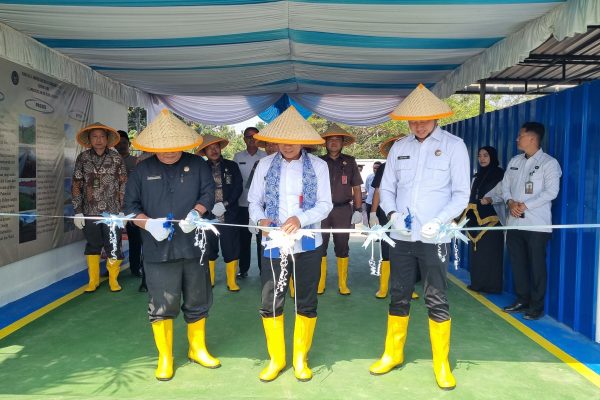 Kakanwil Ditjenpas Jabar Resmikan Sarana Asimilasi dan Edukasi “ARUMANIS” Lapas Indramayu