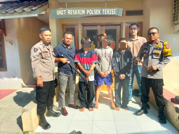 Polisi Berhasil Gagalkan Aksi Tawuran di Indramayu Polisi Berhasil Gagalkan Aksi Tawuran di Indramayu