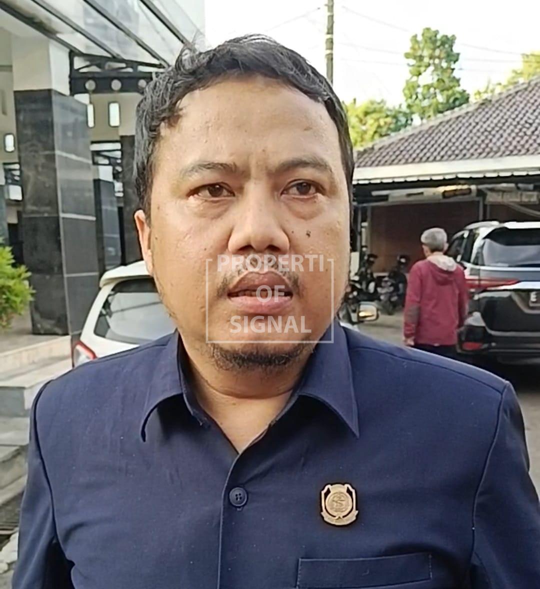 Ketua Komisi I DPRD Indramayu Abdul Rojak: Camat dan DPMD Harus Lakukan Pembinaan, Hindari Tindakan Pemaksaan Ketua Komisi I DPRD Indramayu Abdul Rojak: Camat dan DPMD Harus Lakukan Pembinaan, Hindari Tindakan Pemaksaan