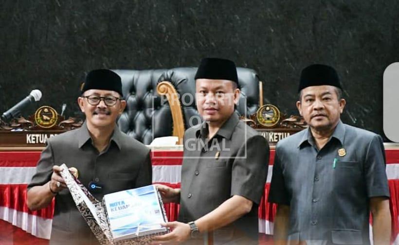 DPRD Indramayu Gelar Rapat Paripurna, Bahas Perubahan APBD 2025 Naik Jadi Rp3,91 Triliun DPRD Indramayu Gelar Rapat Paripurna, Bahas Perubahan APBD 2025 Naik Jadi Rp3,91 Triliun