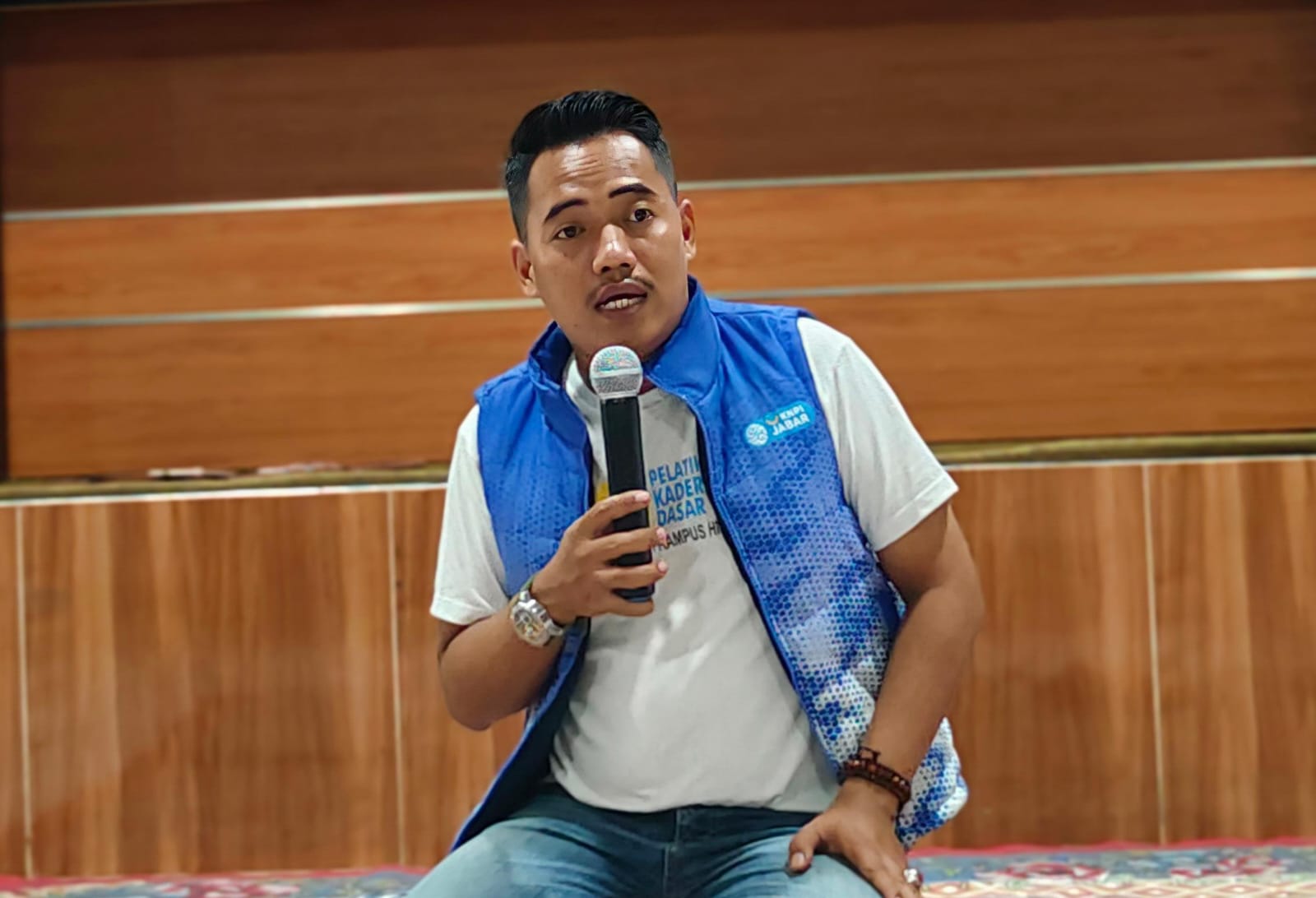 Ketua DPD KNPI Indramayu Soroti Kekacauan Nasional. Khamzah: Tindakan Represif Aparat Hanya Memperkeruh Keadaan Ketua DPD KNPI Indramayu Soroti Kekacauan Nasional. Khamzah: Tindakan Represif Aparat Hanya Memperkeruh Keadaan