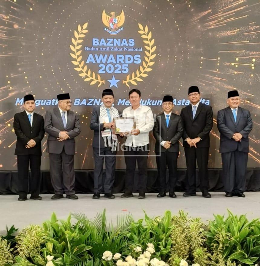 Luncurkan Program ‘Indramayu Berzakat’ Bupati Indramayu Diganjar Penghargaan Tokoh Peduli Zakat Tingkat Nasional Luncurkan Program ‘Indramayu Berzakat’ Bupati Indramayu Diganjar Penghargaan Tokoh Peduli Zakat Tingkat Nasional
