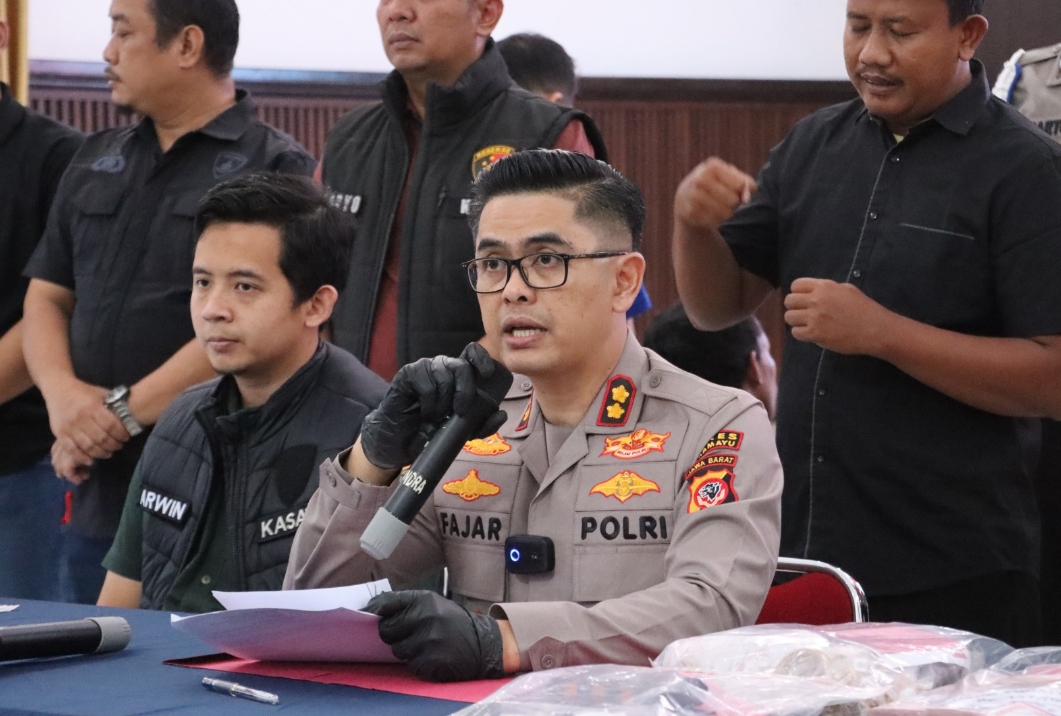 Polisi Ungkap Pembunuhan Tragis di Kos Indramayu, Eks Anggota Polri Terancam 15 Tahun Penjara Polisi Ungkap Pembunuhan Tragis di Kos Indramayu, Eks Anggota Polri Terancam 15 Tahun Penjara
