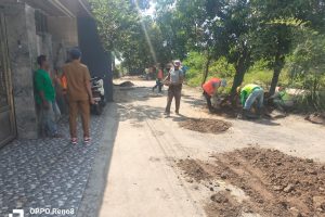 ‎Pemda Indramayu Bantu Perbaiki Jalan Desa Brondong, Begini Kata Lucky Hakim‎