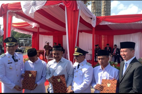 Bupati Indramayu Serahkan SK Remisi di Upacara HUT RI ke-80