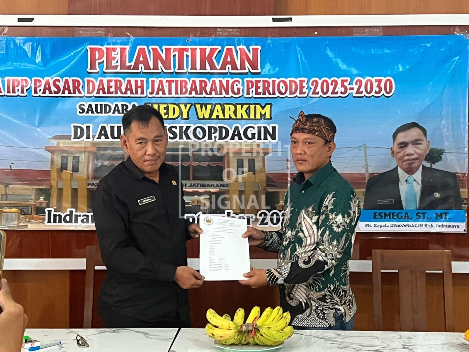 Hedy Warkim Resmi Dilantik Jadi Ketua IPP Pasar Jatibarang. Esmega sampaikan pesan penting Hedy Warkim Resmi Dilantik Jadi Ketua IPP Pasar Jatibarang. Esmega sampaikan pesan penting
