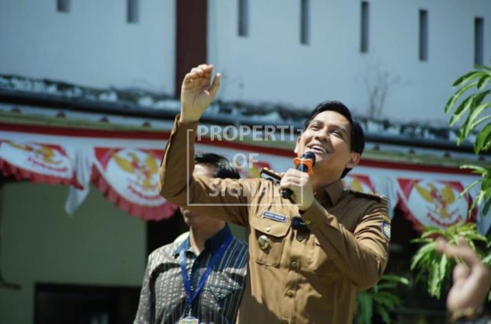 Lucky Hakim Keliling Sekolah, Cegah Pelajar Indramayu Terhasut Demo Lucky Hakim Keliling Sekolah, Cegah Pelajar Indramayu Terhasut Demo