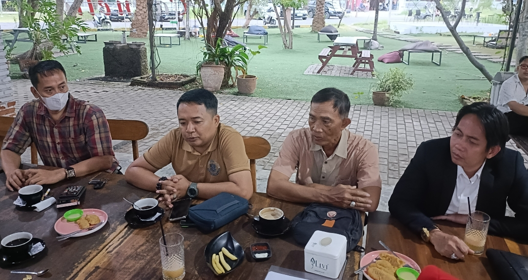 KAI Indramayu Gelar “Diskusi Hukum”, Begini Pandangan Hukum dari Kedua Kuasa Hukum. KAI Indramayu Gelar “Diskusi Hukum”, Begini Pandangan Hukum dari Kedua Kuasa Hukum.