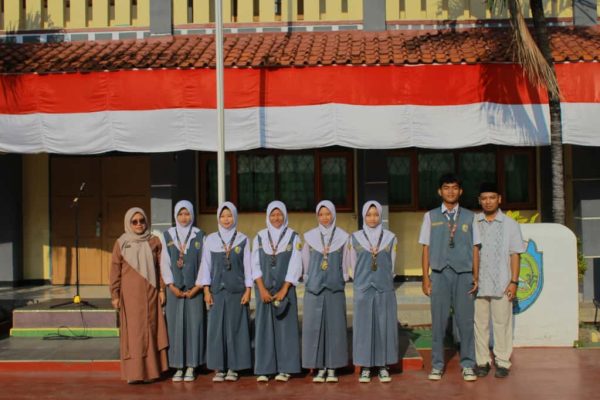 Terus Mendulang Prestasi, Atlet Silat SMAN 1 Anjatan Meraih 2 Emas 3 Perak dan 1 Perunggu Dalam Kejuaraan Pencak Silat Brimob Cup 2025 Cirebon