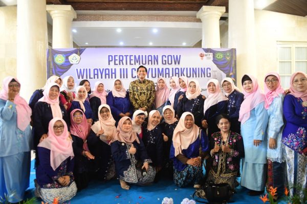 Dorong Kaum Perempuan, Bupati Lucky Hakim Minta GOW Berkontribusi Real ke Masyarakat