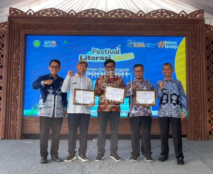 Dinilai Tertib dan Inovatif, Pengelolaan Arsip Desa Cangkingan Diapresiasi Dinas Perpus dan Arsip Kabupaten Indramayu Dinilai Tertib dan Inovatif, Pengelolaan Arsip Desa Cangkingan Diapresiasi Dinas Perpus dan Arsip Kabupaten Indramayu