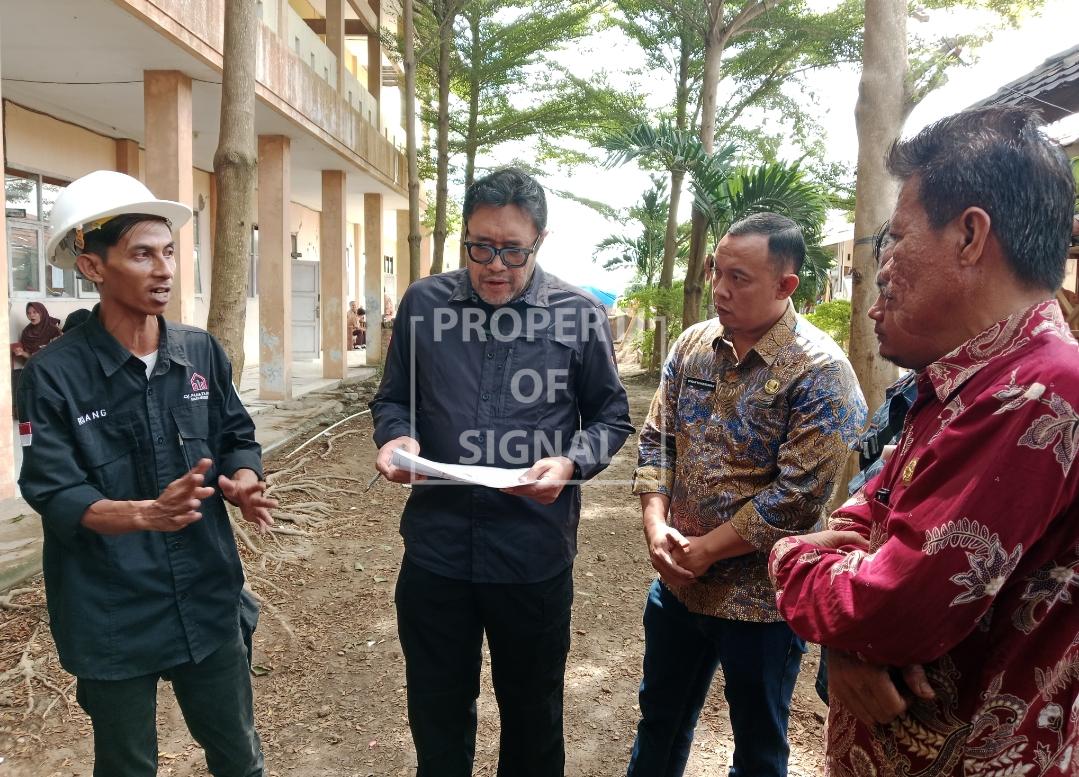 DPRD Jabar dan Inspektorat Tinjau Rehabilitasi SMAN 1 Bongas, Ono Surono Ajak Masyarakat Terlibat Awasi Proyek Rehabilitasi Sekolah DPRD Jabar dan Inspektorat Tinjau Rehabilitasi SMAN 1 Bongas, Ono Surono Ajak Masyarakat Terlibat Awasi Proyek Rehabilitasi Sekolah