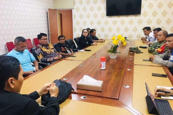 Demi Kelancaran Revitalisasi, Pemkab Indramayu Sterilkan Kawasan Sport Center. Pedagang Minta Dicarikan Solusi