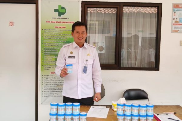 Implementasikan 15 Program Aksi IMIPAS, Lapas Indramayu Laksanakan Tes Urine Pegawai & WBP