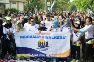 Jalan Sehat Sambil Pungut Sampah, Cara Pemkab Indramayu Peringati HPSN 2026