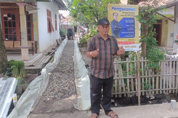 Boss Mudi Konsisten Bangun Jalan dengan Dana Pribadi, Warga Blok Vastell Rasakan Manfaat Nyata