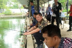 Keakraban di Tepi Kolam, Cara Lapas Indramayu Sambut Ramadan Bersama Mitra Strategis