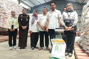 Bulog Indramayu Salurkan Bantuan Pangan Untuk 314 Ribu Warga