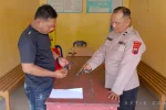 Unit Reskrim Polsek Bantarbolang, Polres Pemalang, berhasil mengungkap kasus pencurian sepeda motor (curanmor) yang terjadi di Desa Sambeng, Kecamatan Bantarbolang, Kabupaten Pemalang. Seorang pemuda berinisial AR (19), warga Indramayu, Jawa Barat, ditetapkan sebagai tersangka.