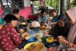 Cerita Para Penjaga Tradisi Bubur Sura di Plumbon Indramayu